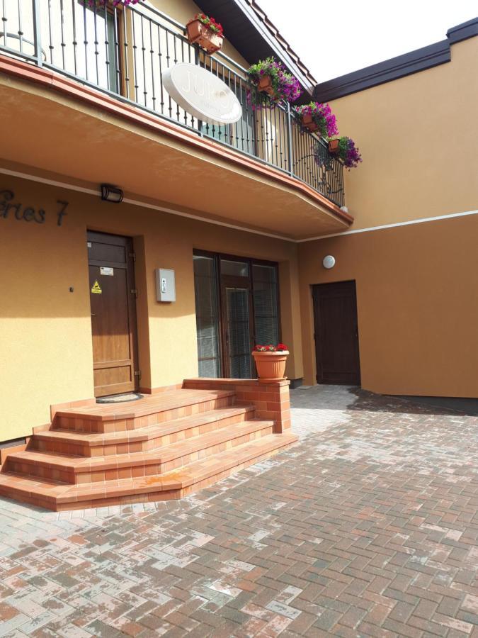 Juro Guest House Siauliai  Luaran gambar